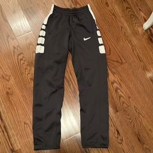 Nike Therma Fit Joggers XS